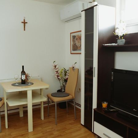 Soba Luic Apartment Zupanja Exterior foto
